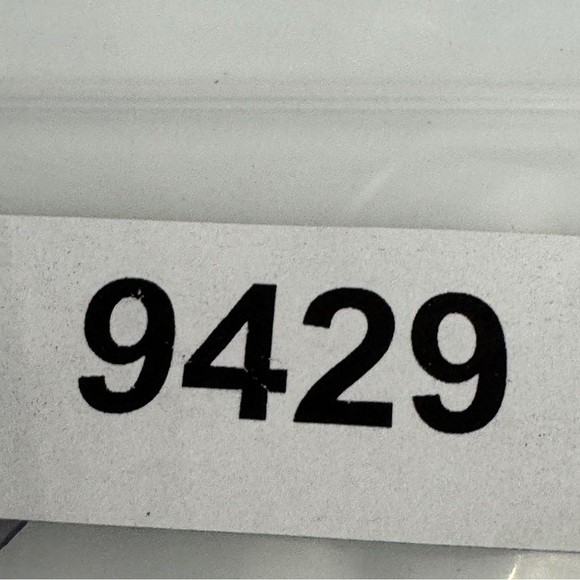 Old Navy 👖 High Rise Denim Shorts | Size 6 - Picture 5 of 5